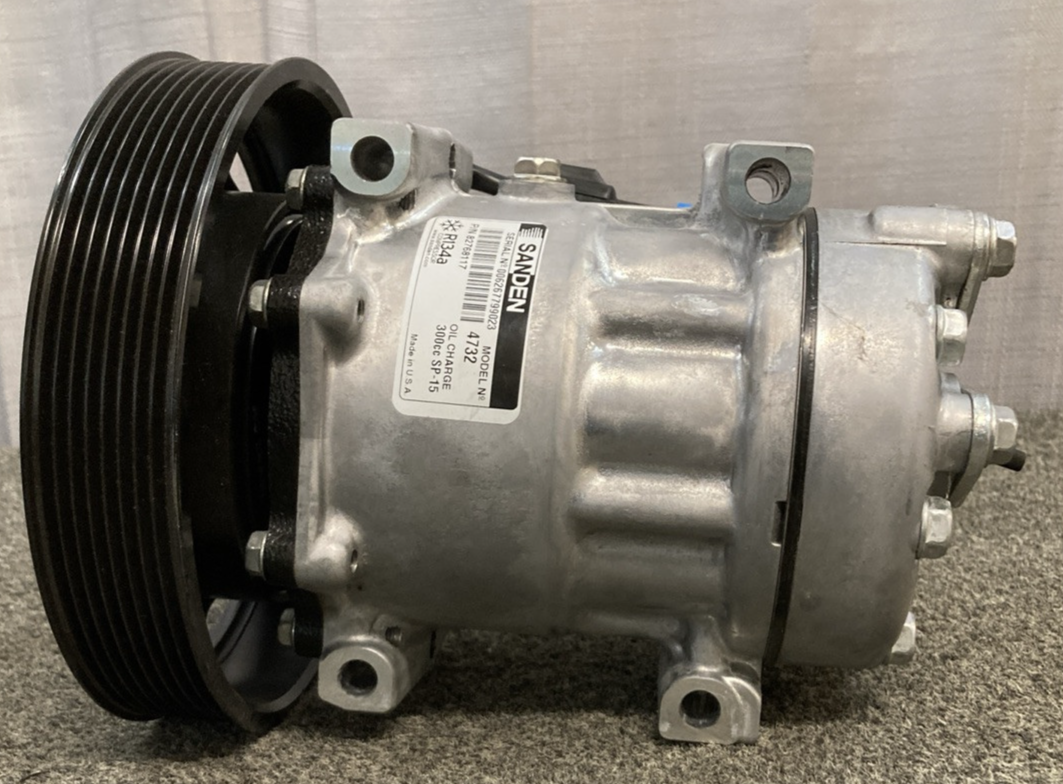 NEW GENUINE VOLVO 82768117 A/C COMPRESSOR