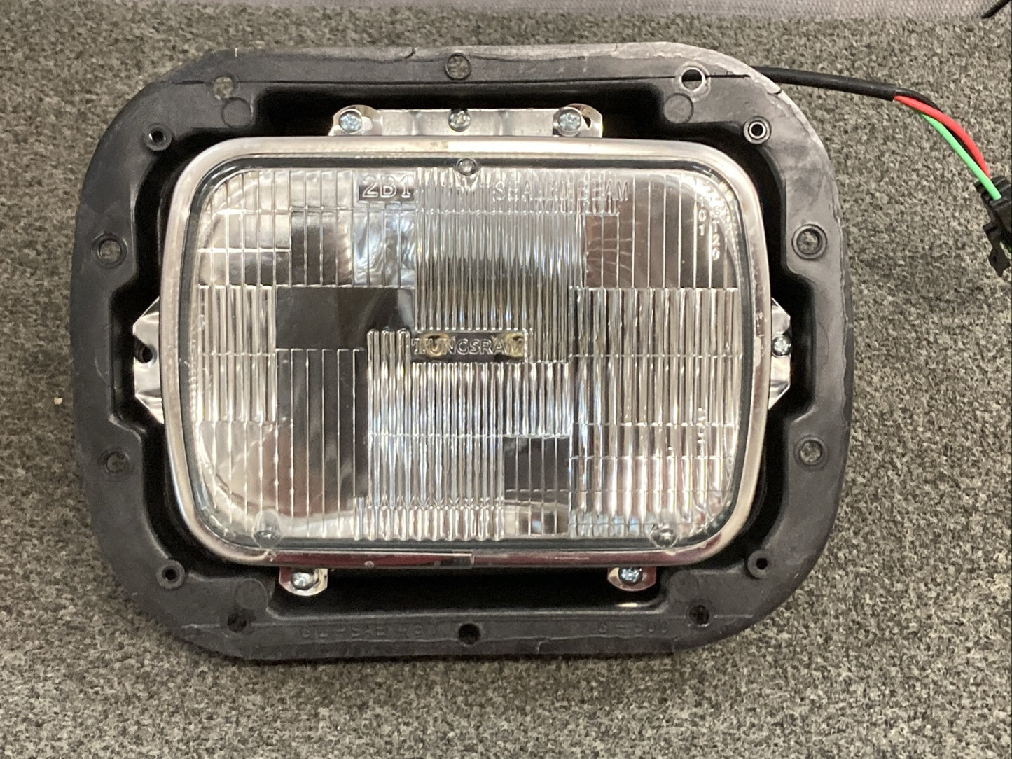 NEW GENUINE KALMAR 53542458 HEADLIGHT ASSEMBLY 12V W/ TRIM