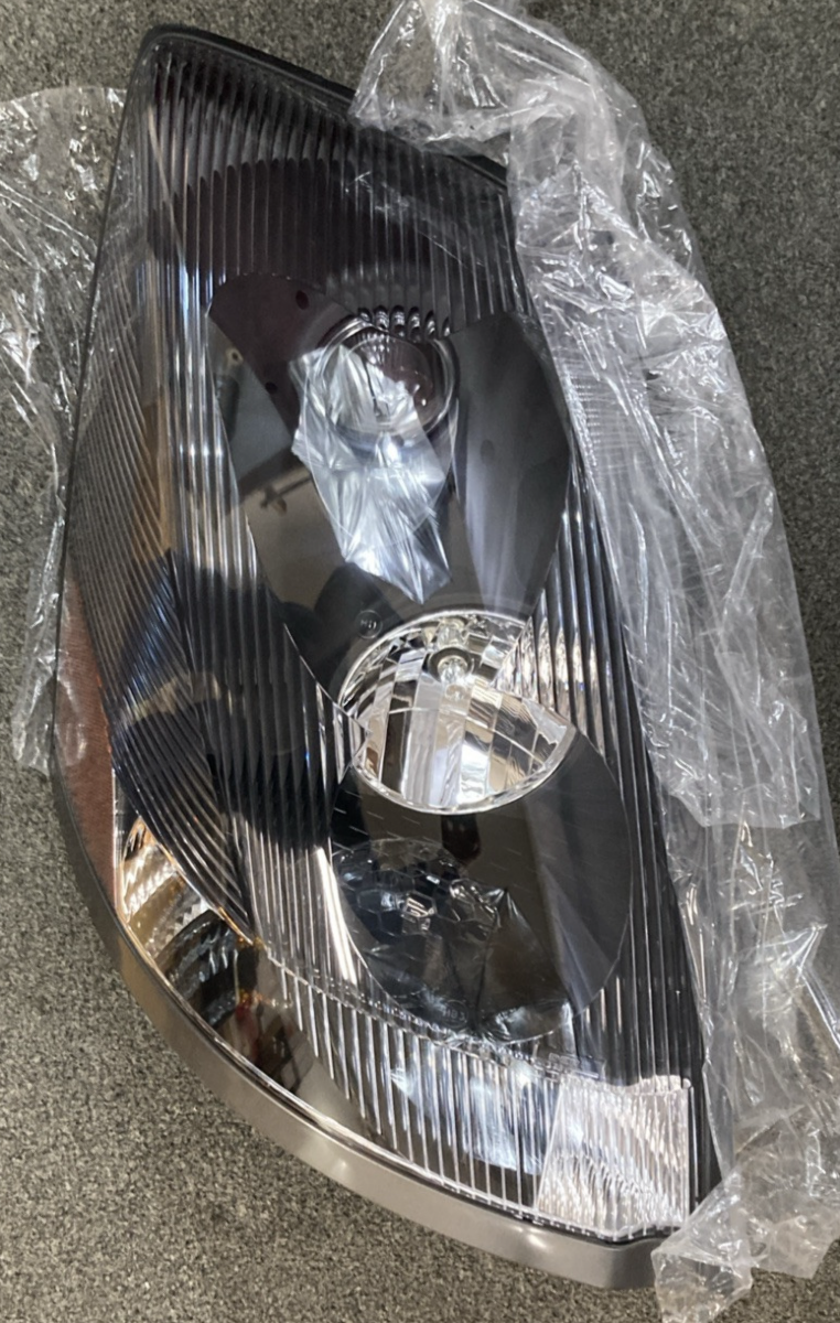 NEW GENUINE DEPO 373-1118RXASD2 Headlight Assembly Passenger Dark Lens