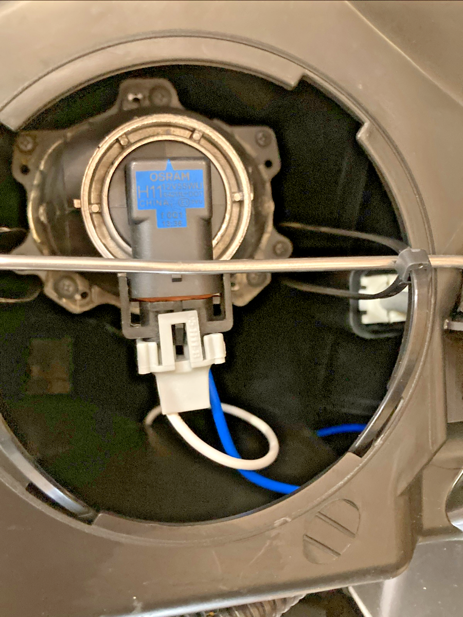 NEW GENUINE DEPO 373-1118RXASD2 Headlight Assembly Passenger Dark Lens