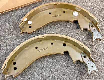 NEW GENUINE PROMATCH A000049570 BRAKE SHOE SET FOR CATERPILLAR