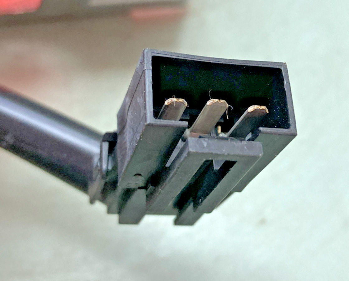 NEW GENUINE VOLVO 8140036 COURTESY LAMP