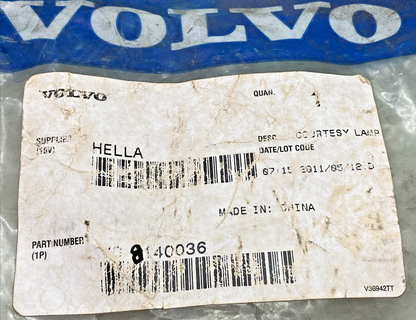NEW GENUINE VOLVO 8140036 COURTESY LAMP
