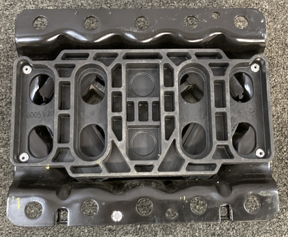 NEW REPLACES VOLVO 20499469 ENGINE MOUNT BRACKET W/ BOLTS