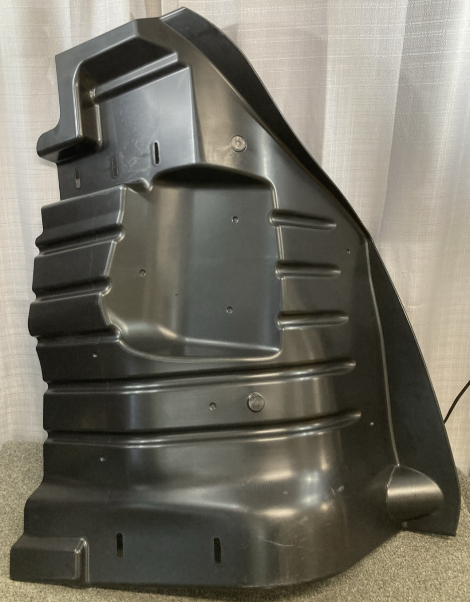 NEW REPLACES NAVISTAR 3829930C3 PANEL HOOD SPLASH RIGHT