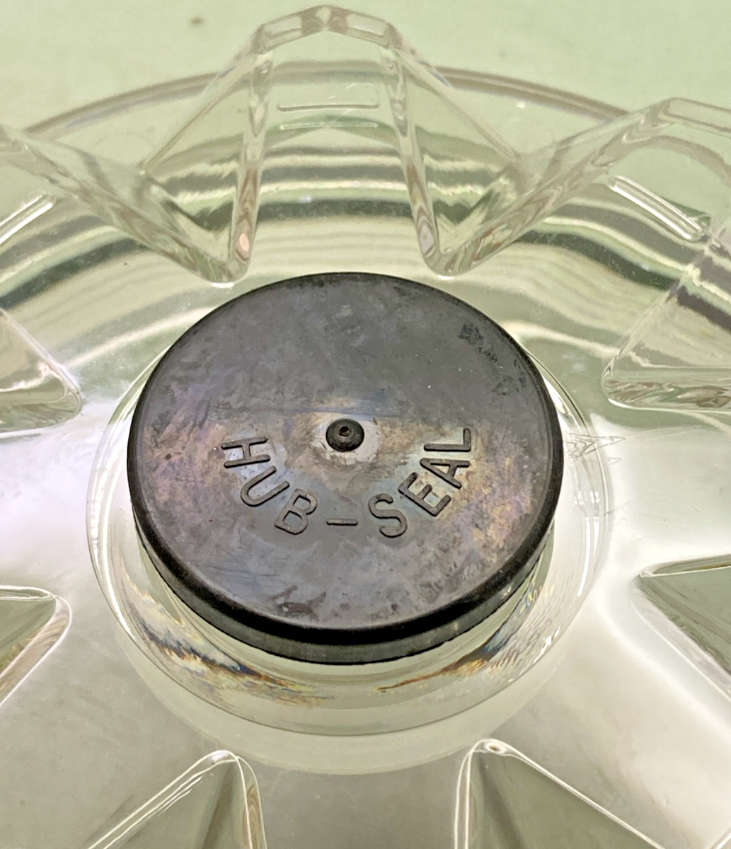 NEW REPLACES MERITOR R004075 HUB CAP