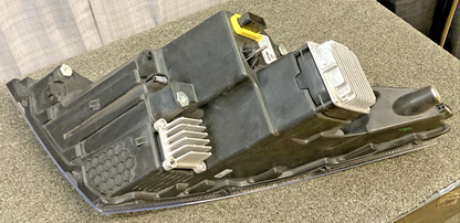 NEW GENUINE VOLVO 23680020 HEADLIGHT