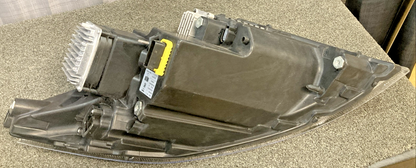 NEW GENUINE VOLVO 23680020 HEADLIGHT