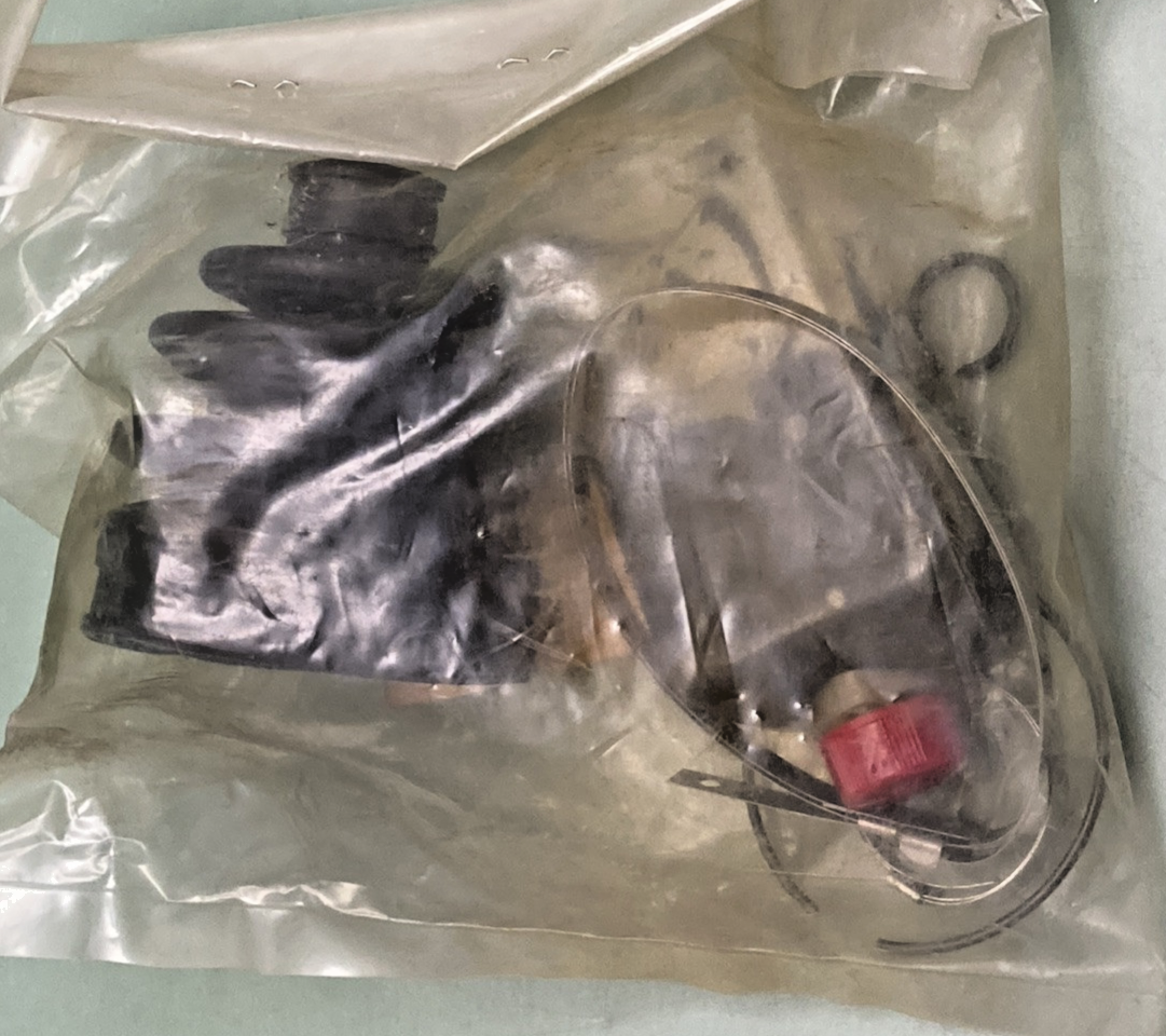 NEW GENUINE YAMAHA 5GT-2510G-00 Boot Set (ball Joint)