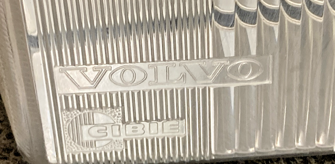 NEW GENUINE VOLVO 836013205 HEADLAMP ASSEMBLY