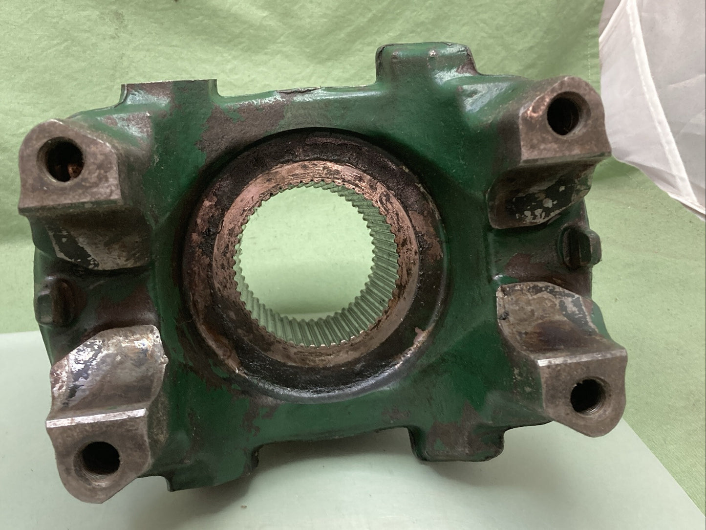REPLACES DANA 170-4-241-1X END YOKE