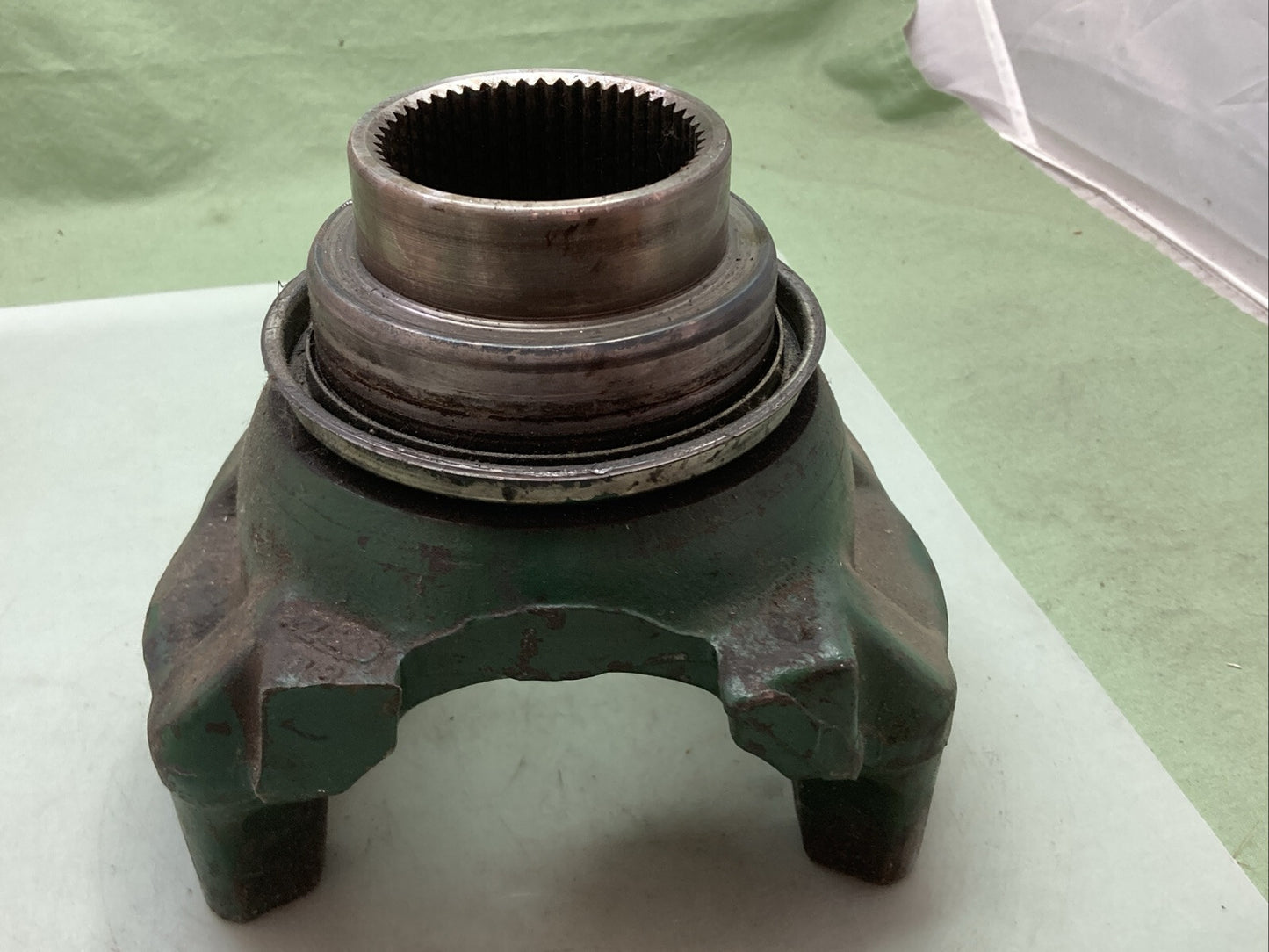 REPLACES DANA 170-4-241-1X END YOKE