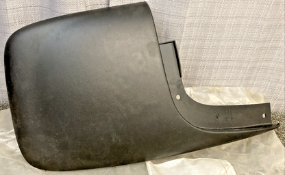 NEW GENUINE MOPAR 5KG72XXXAA SPLASH GUARD, RIGHT