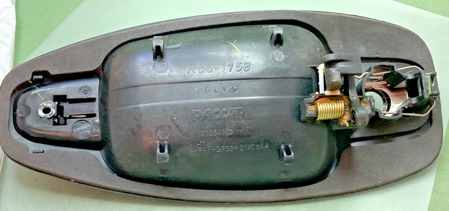 NEW GENUINE PACCAR R56-1158 LH EXTERIOR DOOR HANDLE