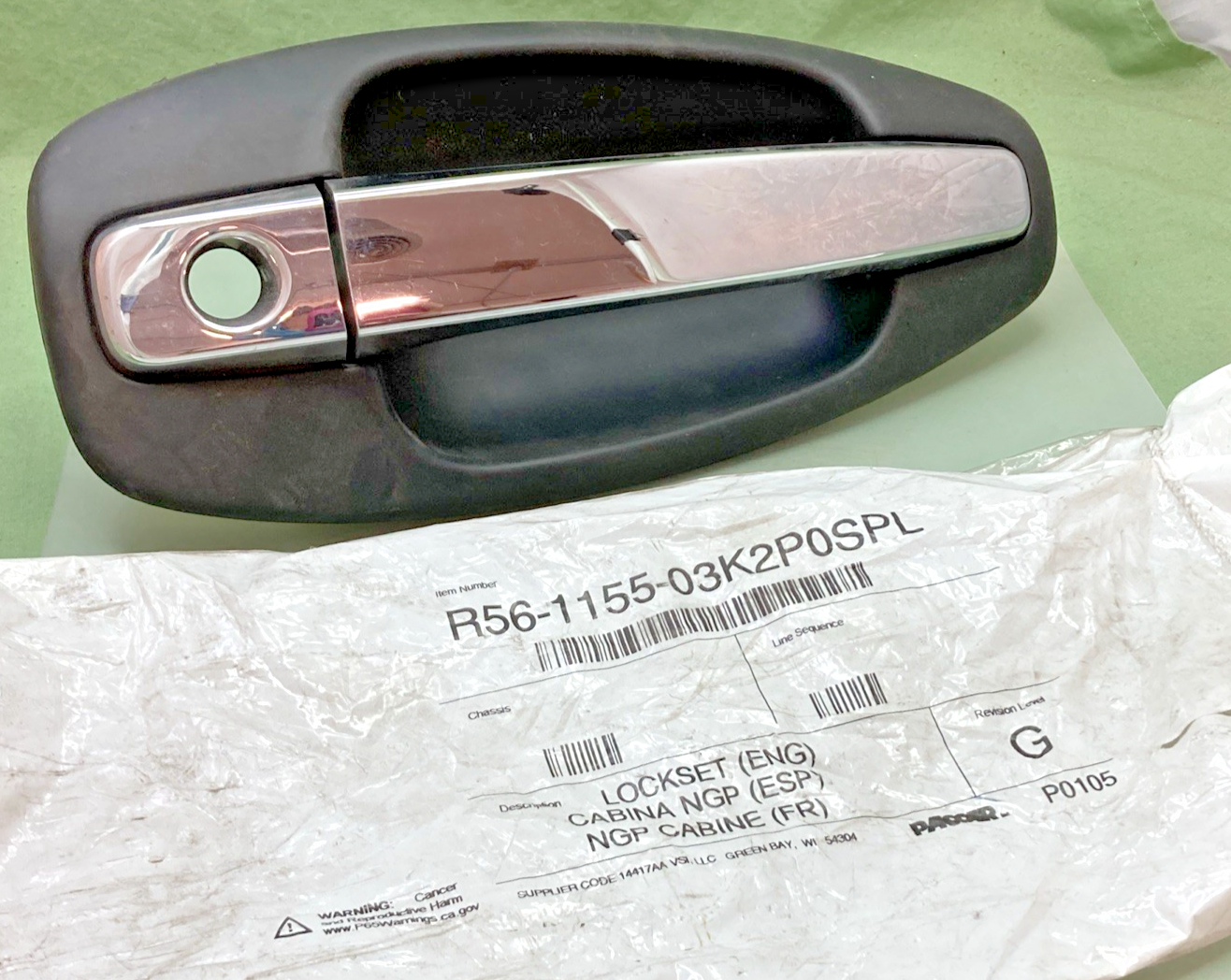 NEW GENUINE PACCAR R56-1158 LH EXTERIOR DOOR HANDLE