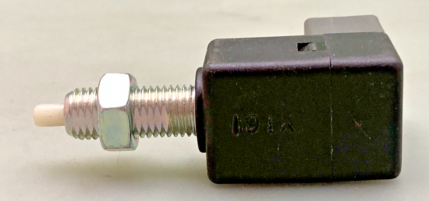 NEW GENUINE INTERMOTOR SL2082 BWD RELAYS AND SWITCHES