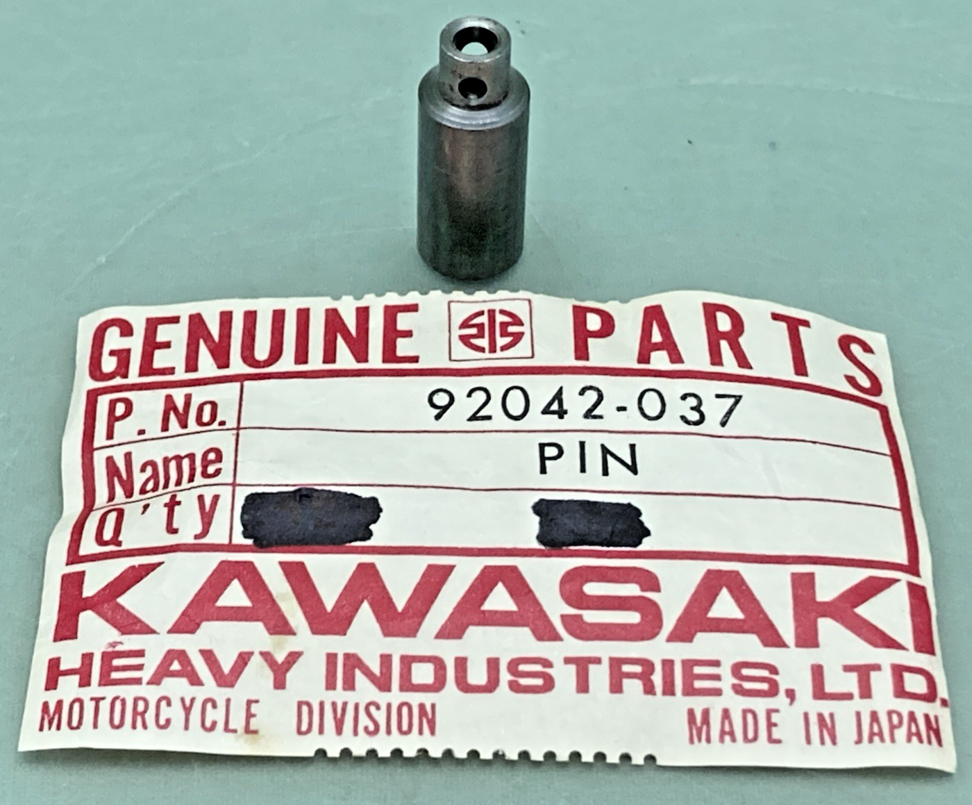 QTY 2 NEW GENUINE KAWASAKI 92042-037 Dowel Pin