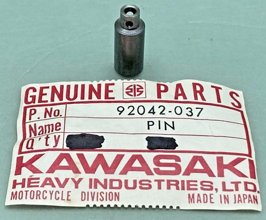 QTY 2 NEW GENUINE KAWASAKI 92042-037 Dowel Pin