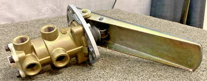 NEW GENUINE SEALCO 6125 VALVE-FOOT BRAKE PEDAL
