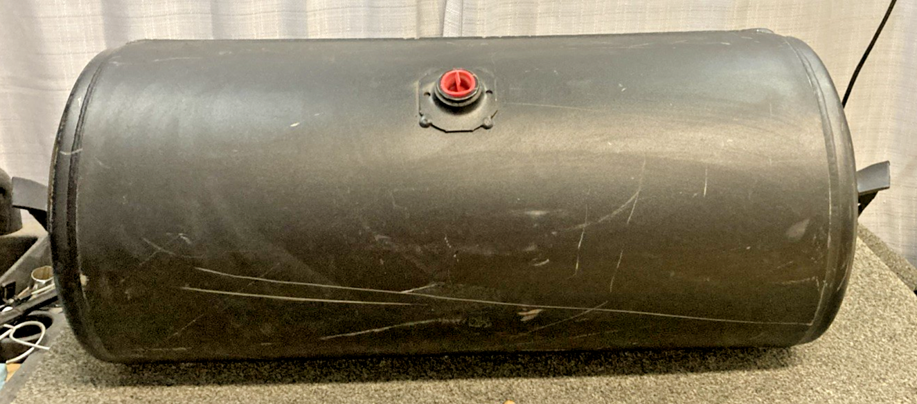 NEW GENUINE HOOSIER TANK 201811 Air Tank SAE J10 FMVSS 121, 150 PSI