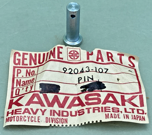 NEW GENUINE KAWASAKI 92043-107 Pin, 6X17