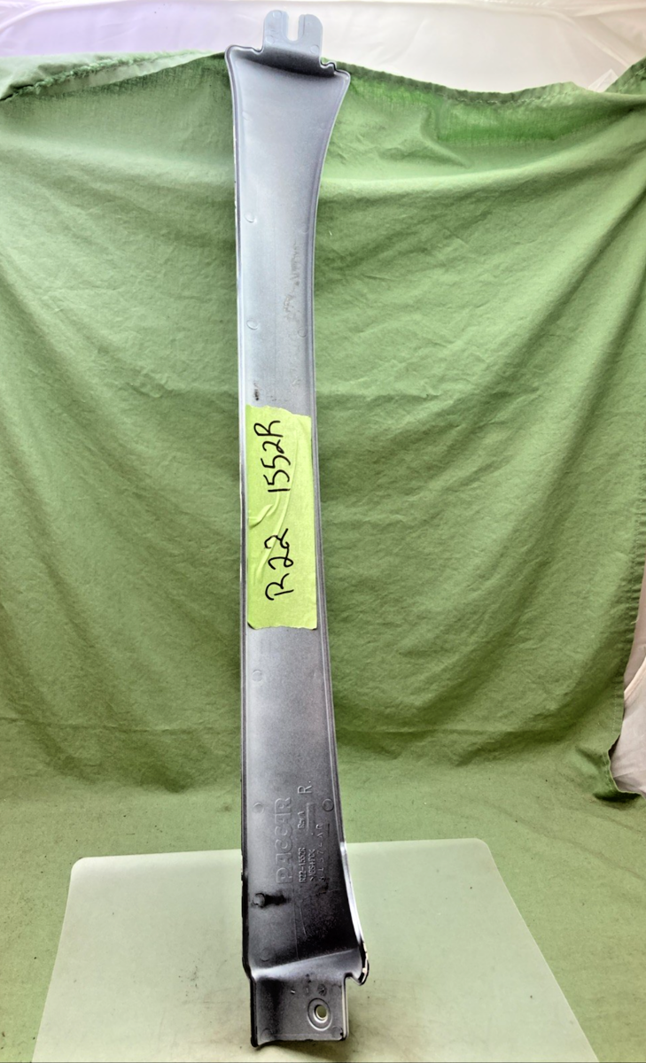 NEW GENUINE PACCAR R22-1552R COVER-A PILLAR