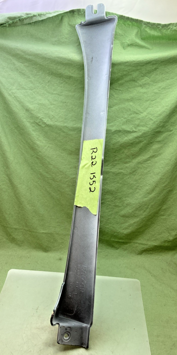 NEW GENUINE PACCAR R22-1552 COVER-A PILLAR