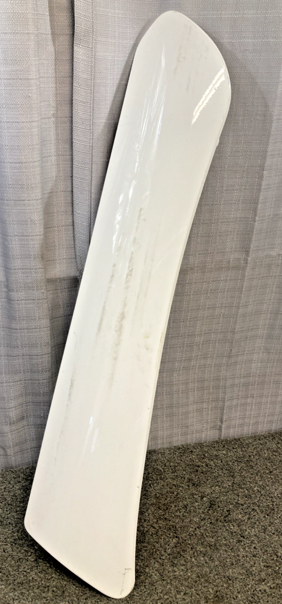 NEW GENUINE PACCAR R33-1336R RIGHT FAIRING A PILLAR VANE