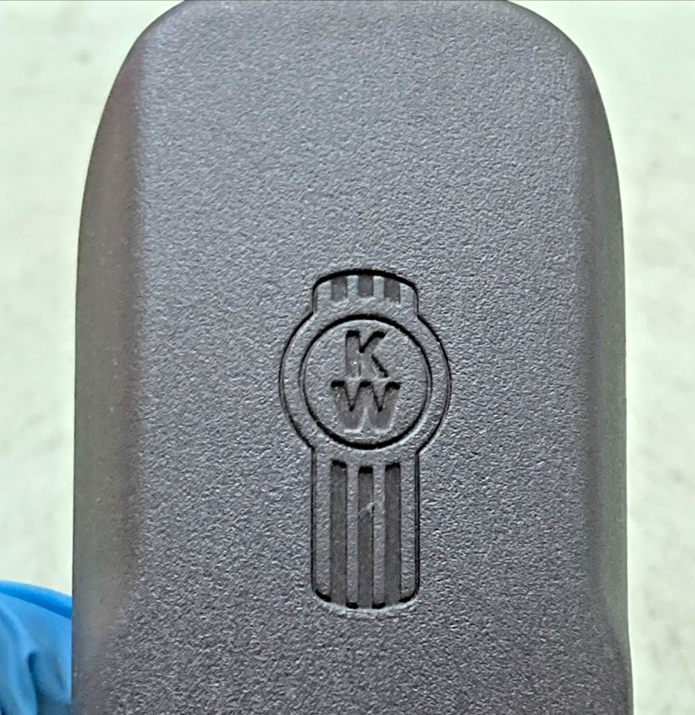 NEW GENUINE KENTWORTH L56-1024 HOOD LATCH