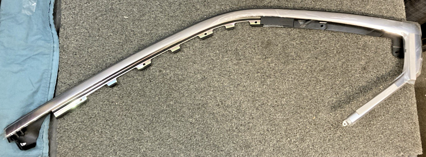 NEW GENUINE GM 23193178 MOLDING ASSEMBLY, REAR SIDE DOOR WINDOW UPPER REVEAL