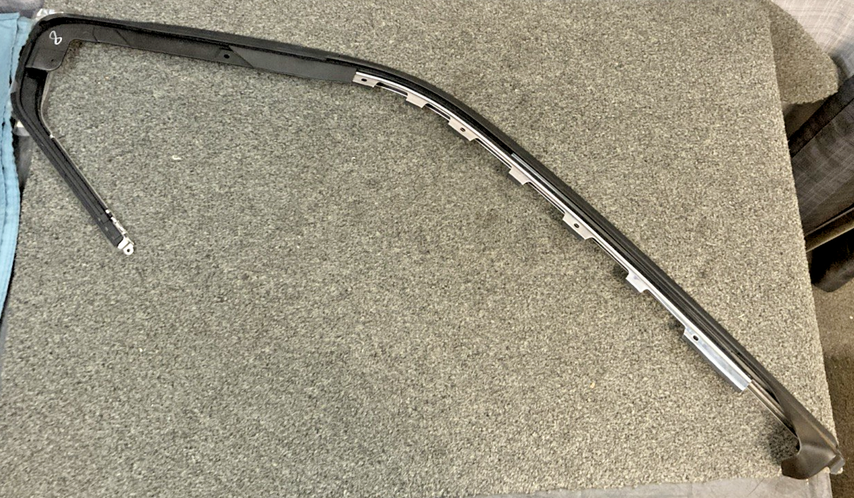 NEW GENUINE GM 23193178 MOLDING ASSEMBLY, REAR SIDE DOOR WINDOW UPPER REVEAL