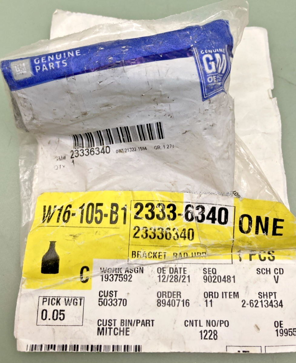 NEW GENUINE GM 23336340 BRACKET, RADIATOR UPPER