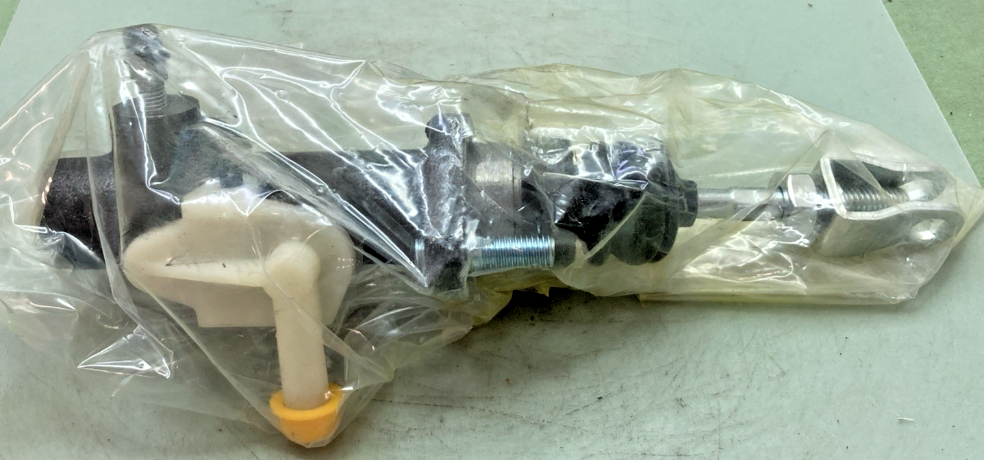 NEW GENUINE PROMATCH A000006220 MASTER CYLINDER