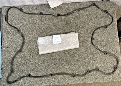 NEW GENUINE VOLVO 22777560 Valve Cover Gasket