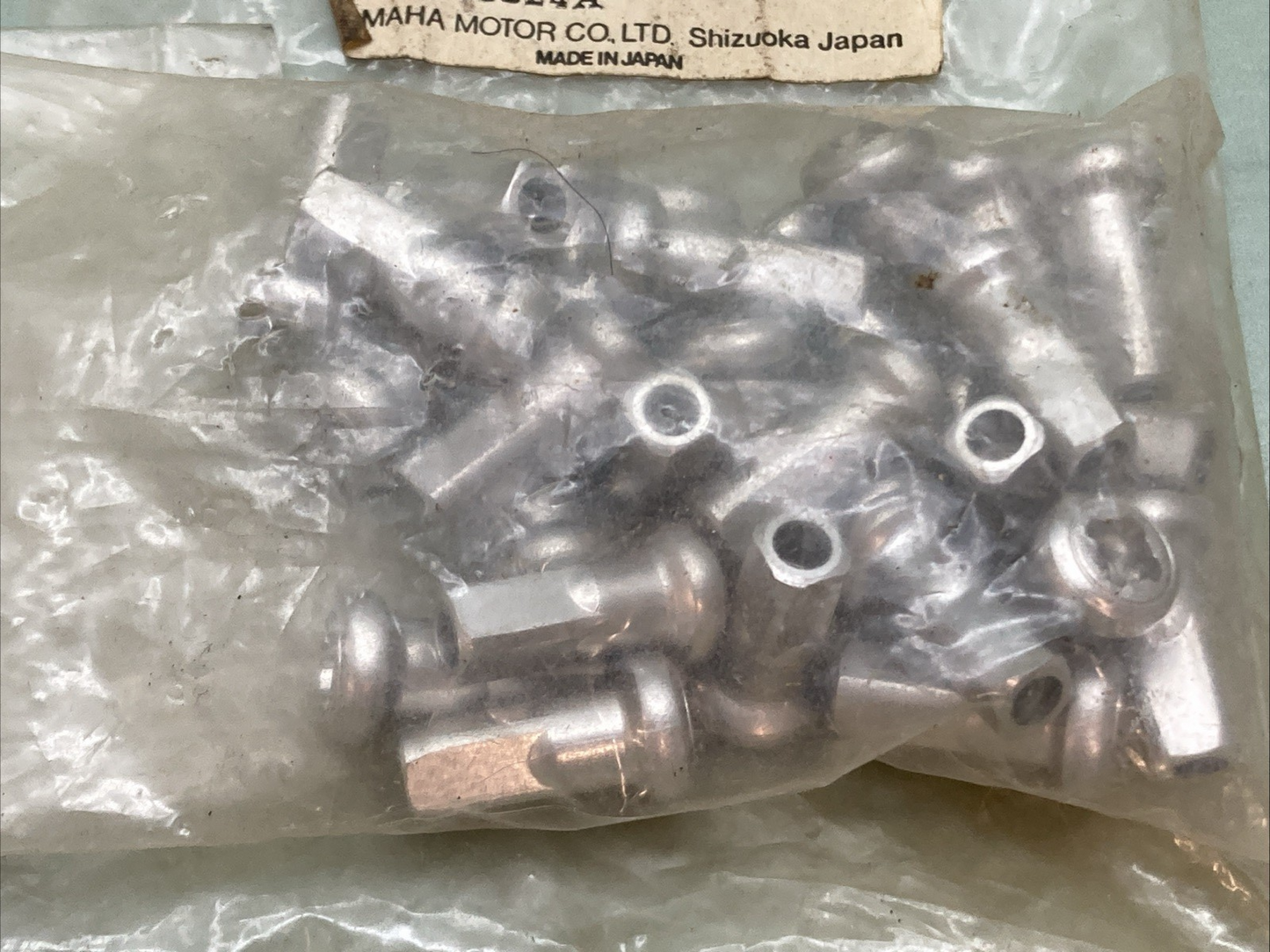 NEW GENUINE YAMAHA 23X-25304-00 Spoke Set, Rear 18 SPOKES, 28 NIPPLES XT1200