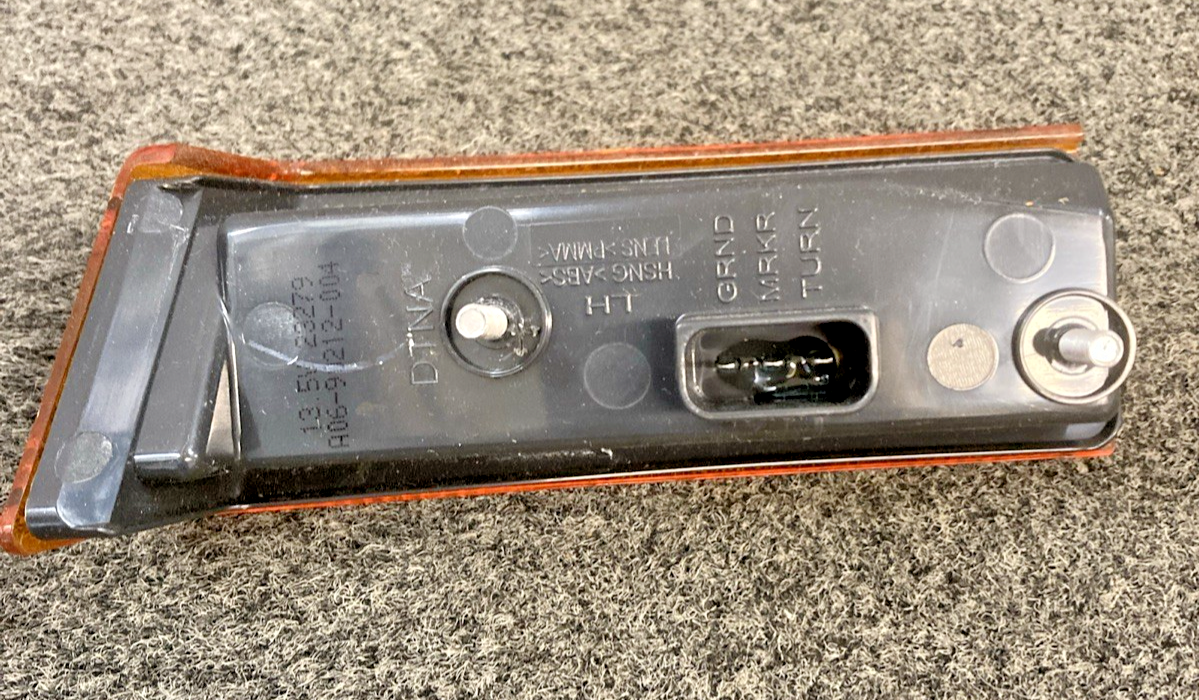 NEW GENUINE TRUCK LITE  A06-90212-004 -Turn Signal Light- LED, Left Side, Amber