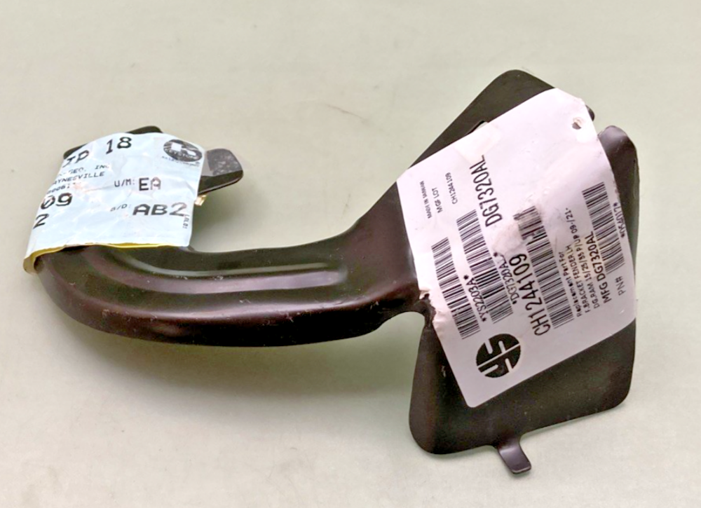 NEW GENUINE KEYSTONE CH1244109 LT FRONT FENDER BRACE, 2011-2018 RAM 3500