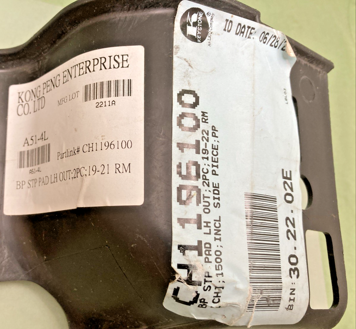 NEW GENUINE KEYSTONE CH1196100 REAR DRIVER SIDE OUTER BUMPER STEP PAD