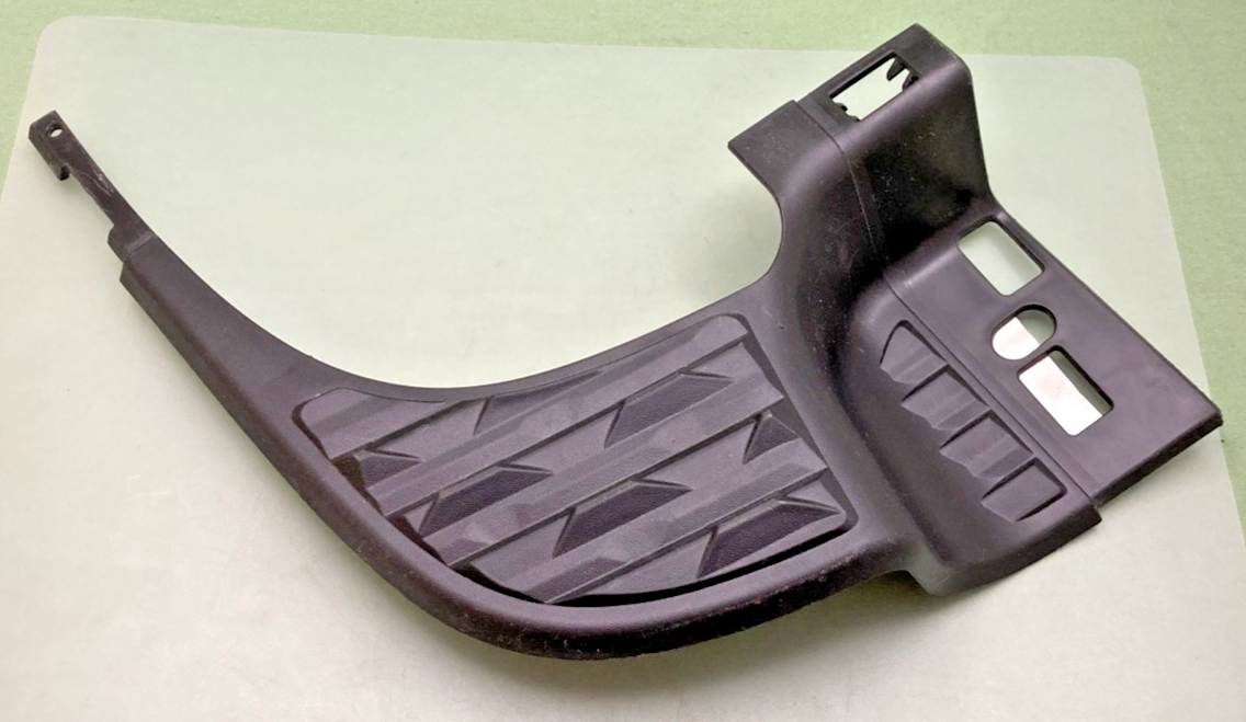 NEW GENUINE KEYSTONE CH1196100 REAR DRIVER SIDE OUTER BUMPER STEP PAD