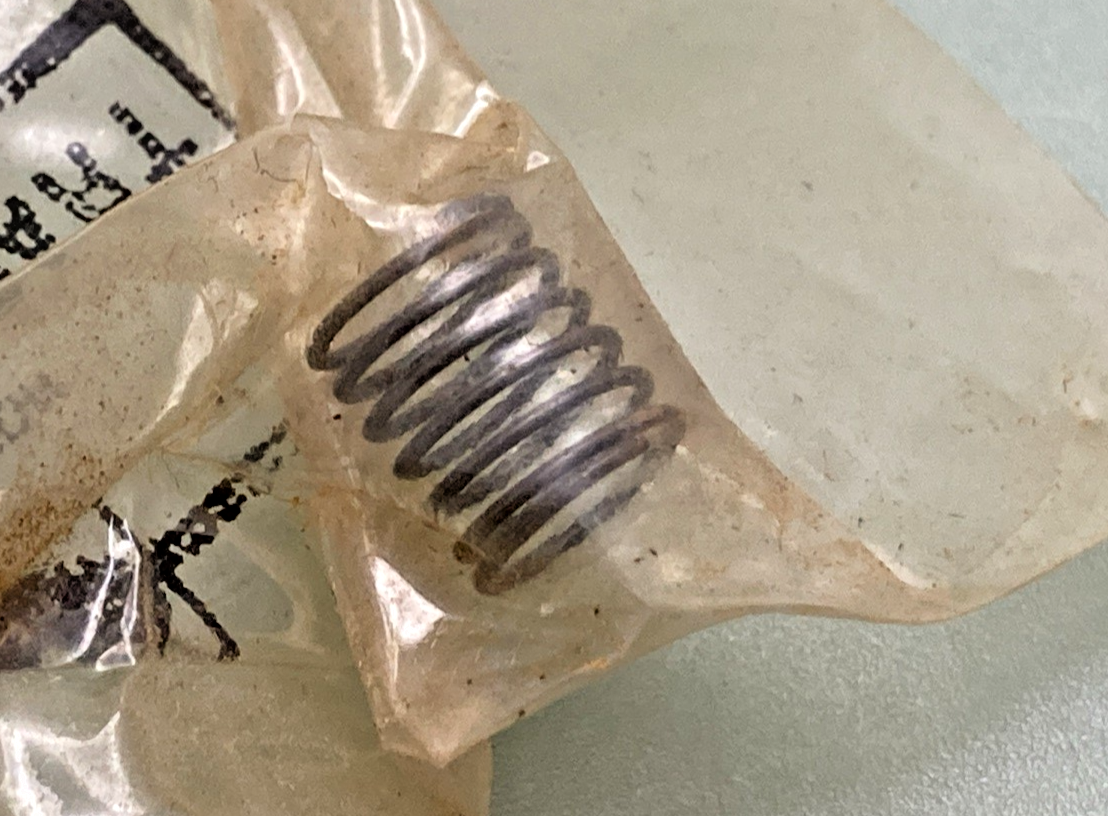 QTY 2 NEW GENUINE MERCURY 24-57818 SPRING