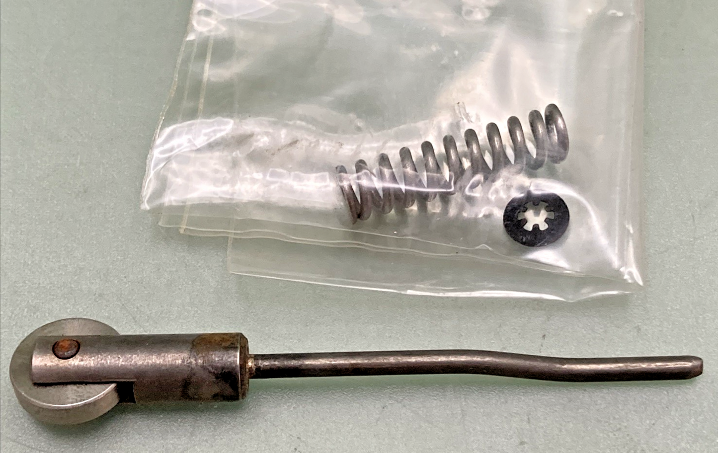NEW GENUINE MERCURY 17-37599A2 Pin Wheel & Spring