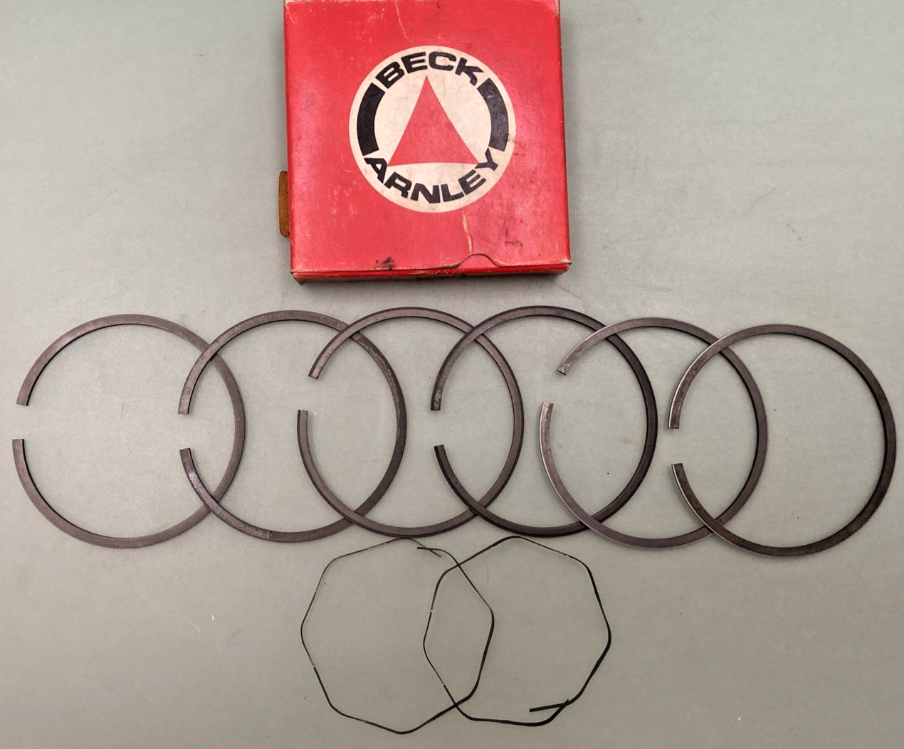 NEW GENUINE BECK ARNLEY 13031-300-000 OVERSIZE PISTON RING SET .50