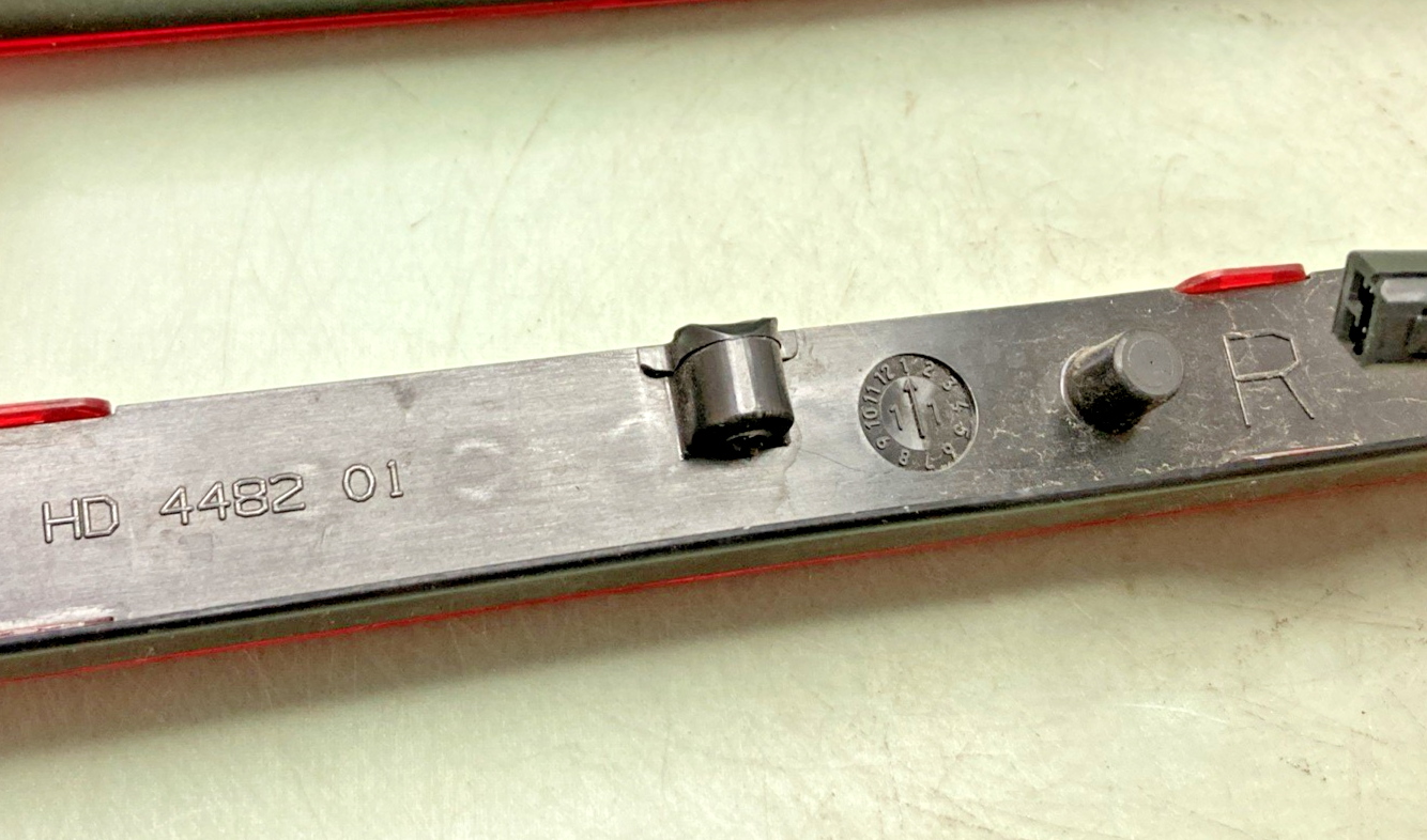 NEW GENUINE HARLEY DAVIDSON 4482 01 4481 01 SIDE RUNNING LIGHT SET R AND L