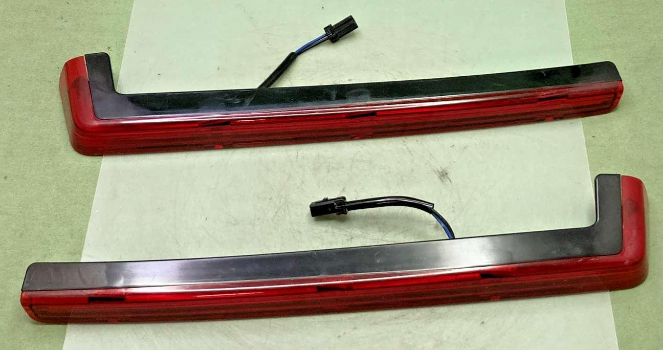 NEW GENUINE HARLEY DAVIDSON 4482 01 4481 01 SIDE RUNNING LIGHT SET R AND L