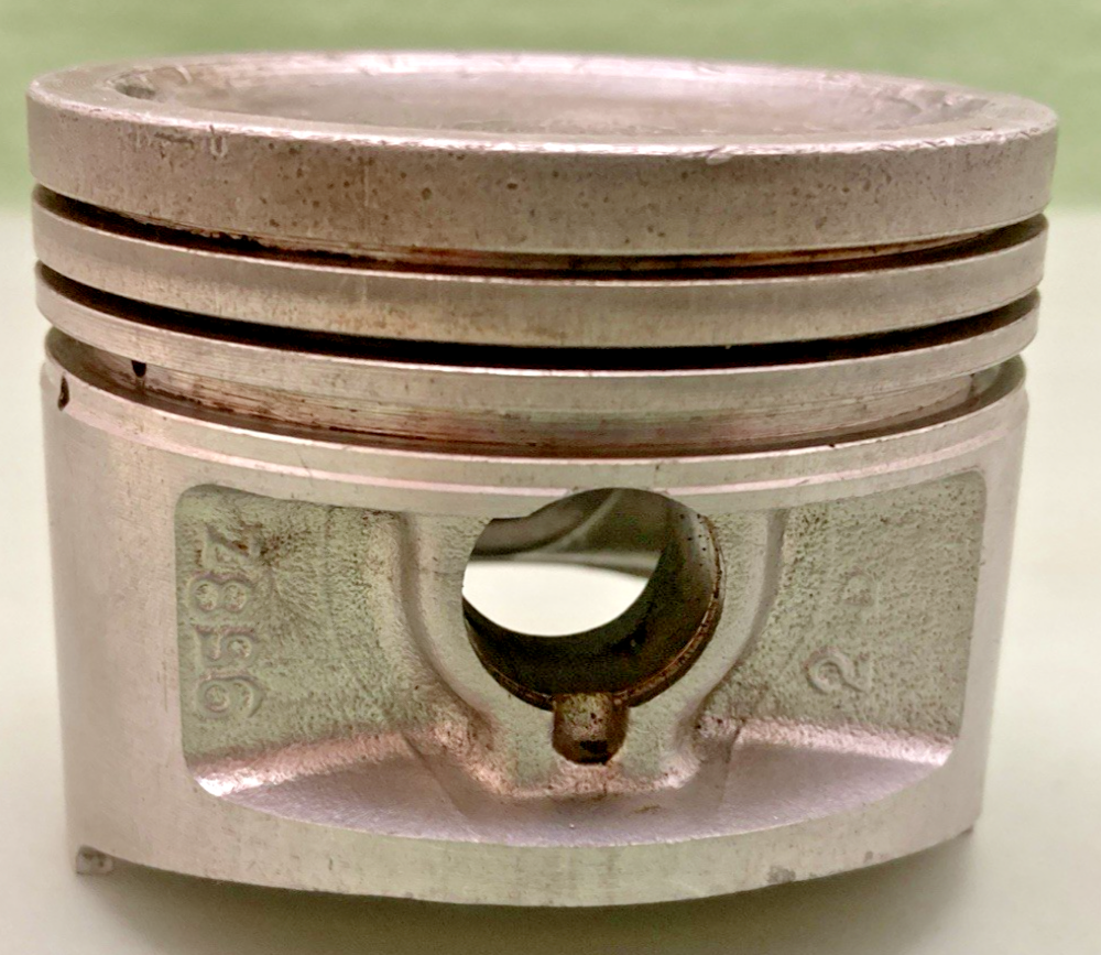 NEW GENUINE HONDA 13102-958-670 PISTON, 200 ATC 1984-1985, 200 ATC-S 1984-1986