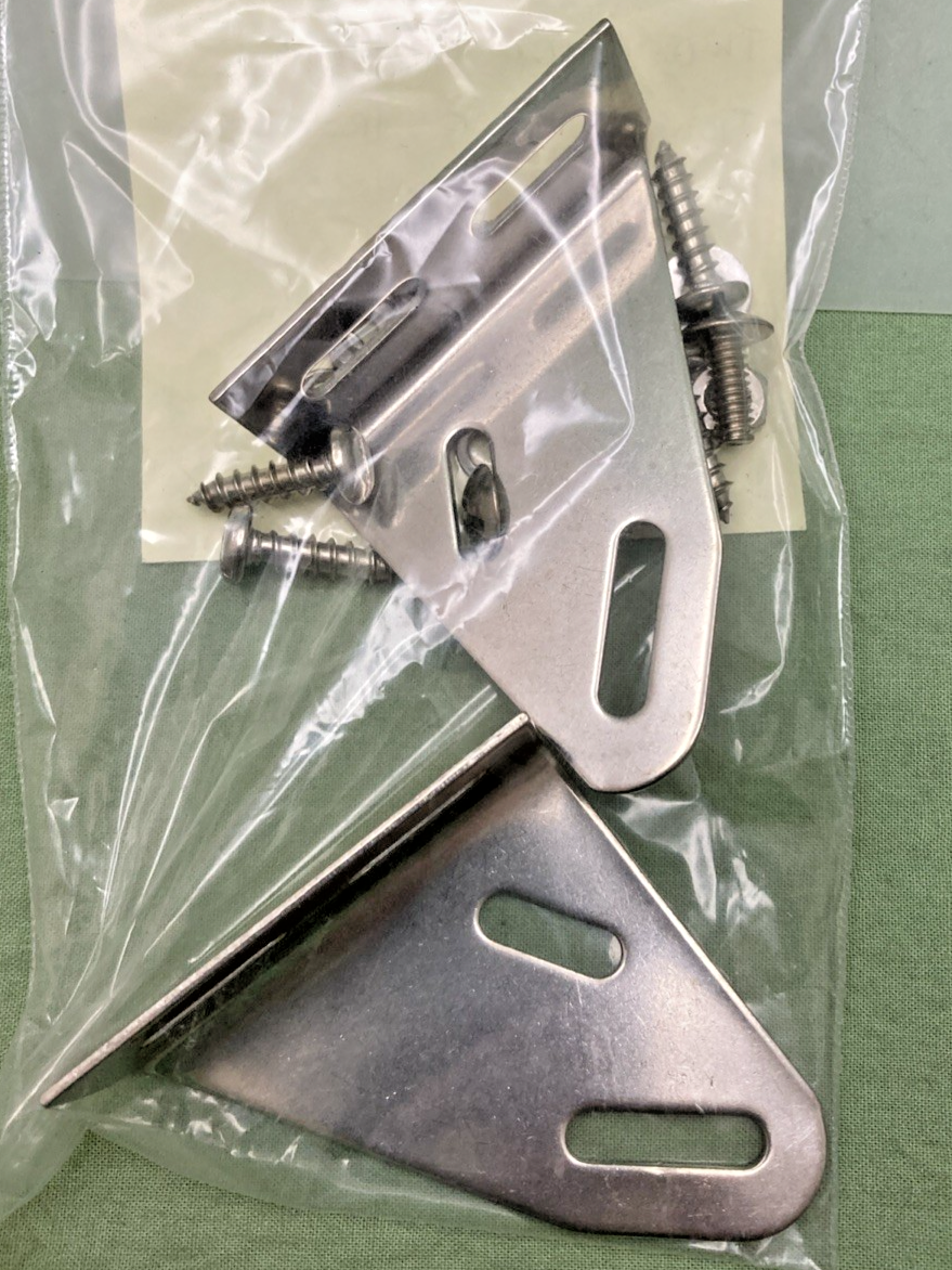 AIRMAR P52, 20-03 TWO PIECE UNIVERSAL TRANSDUCER TRANSOM BRACKER STAINLESS STEEL