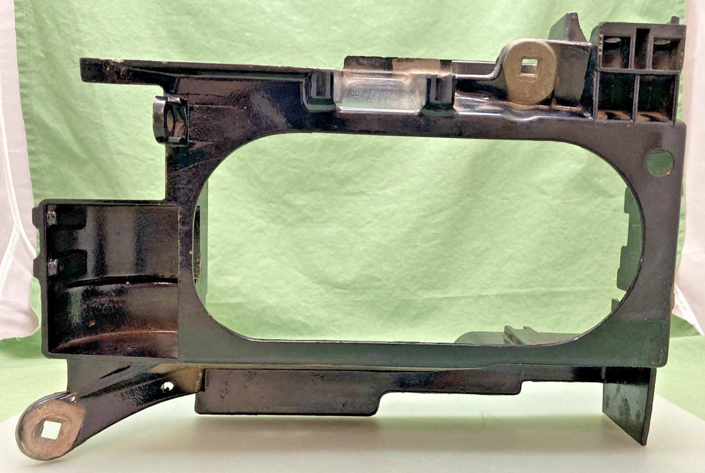 NEW GENUINE MERCURY 75969 BRACKET, COWL SUPPORT