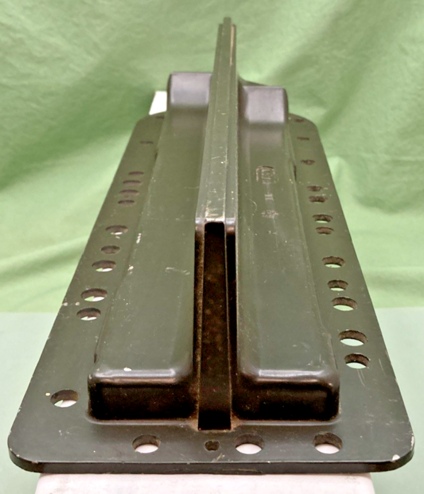 NEW REPLACES MERCURY 87321T Exhaust Plate