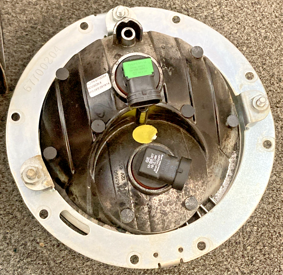 GENUINE HARLEY DAVIDSON 67700064 68414-05 HEADLIGHT KIT