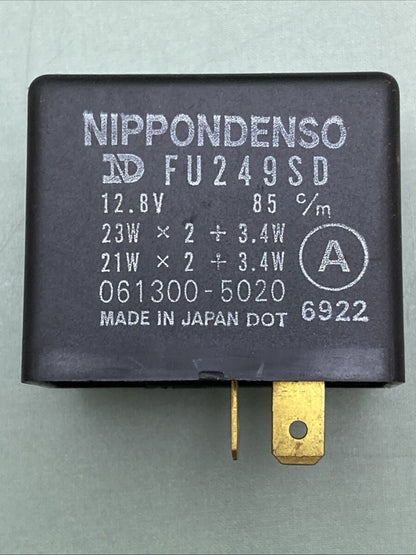 NEW GENUINE SUZUKI 38610-45031 Relay Assembly, Turnsignal